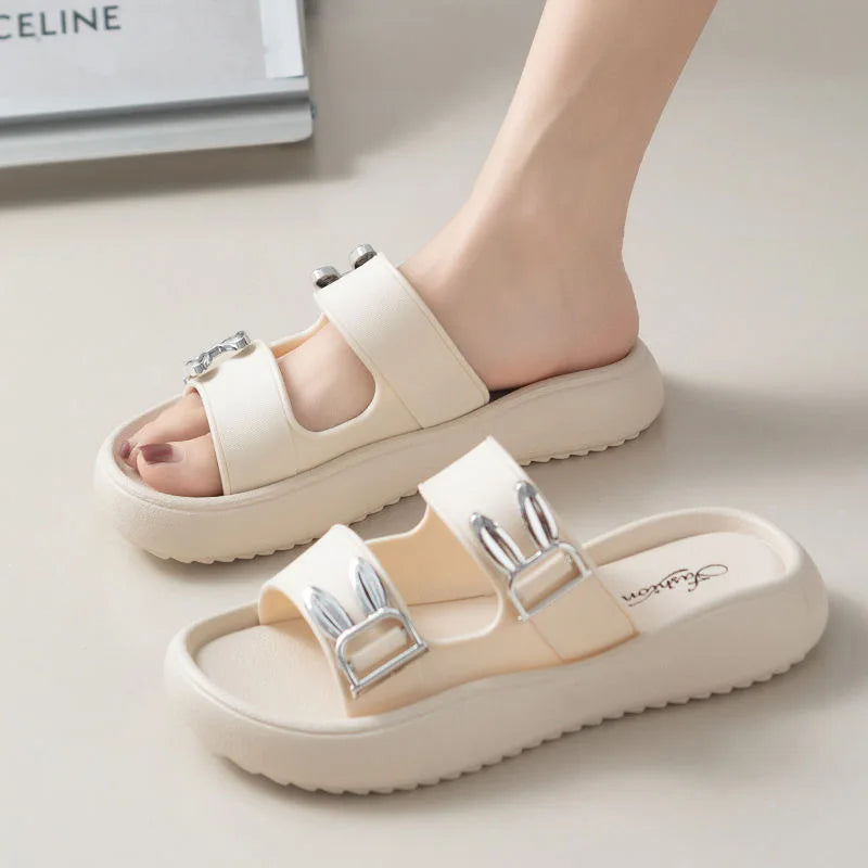 New niche women's sandals, wear outside, high-end fashion, versatile, thick-soled beach sandals, one-piece slippers